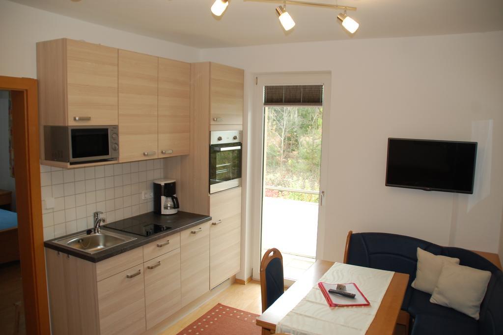 Haus Am Wald Apartment Faak am See Phòng bức ảnh