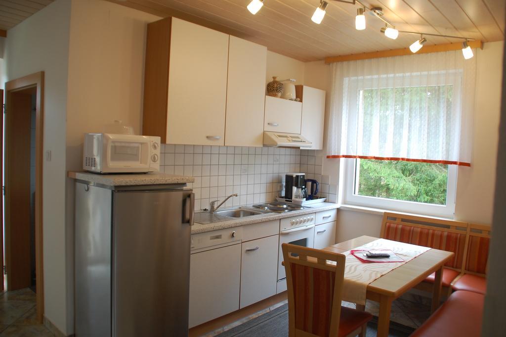 Haus Am Wald Apartment Faak am See Phòng bức ảnh